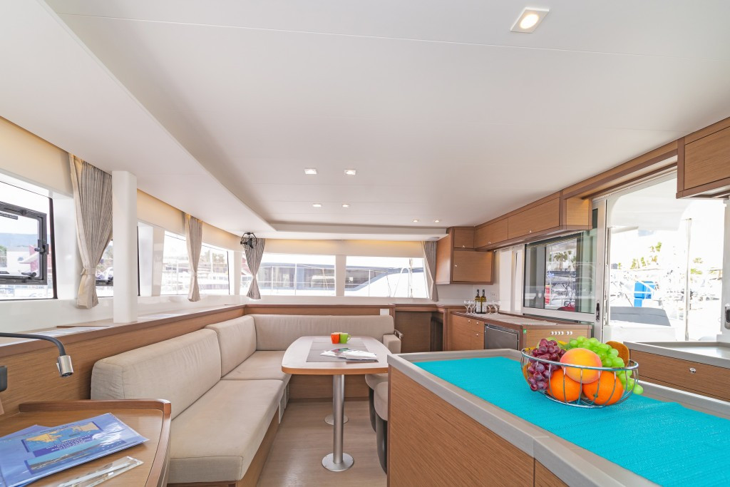 Yacht LAGOON - 450 F "Nemesis"