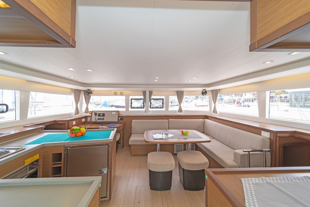 Yacht LAGOON - 450 F "Nemesis"