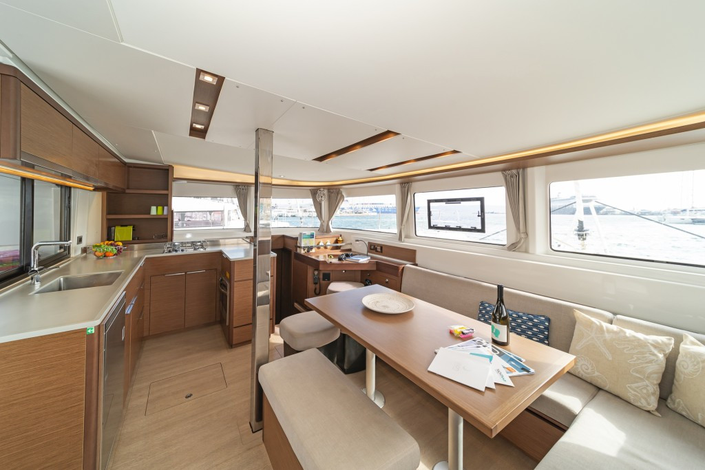 Yacht LAGOON - 46 "One Thought"