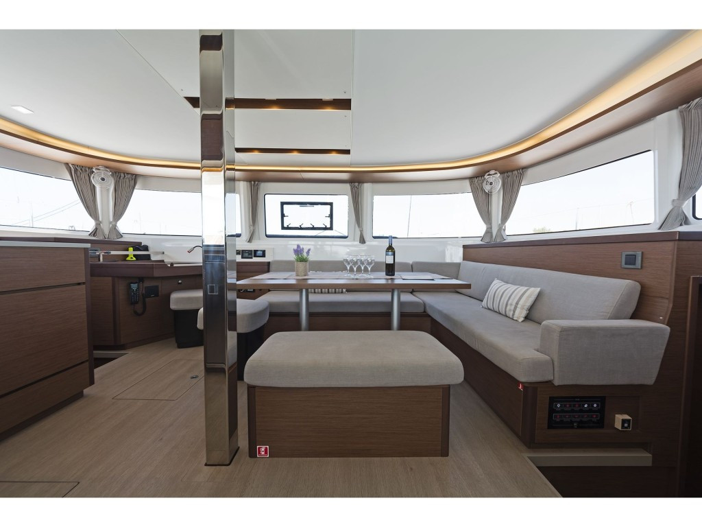 Yacht LAGOON - 46 "No Worries"