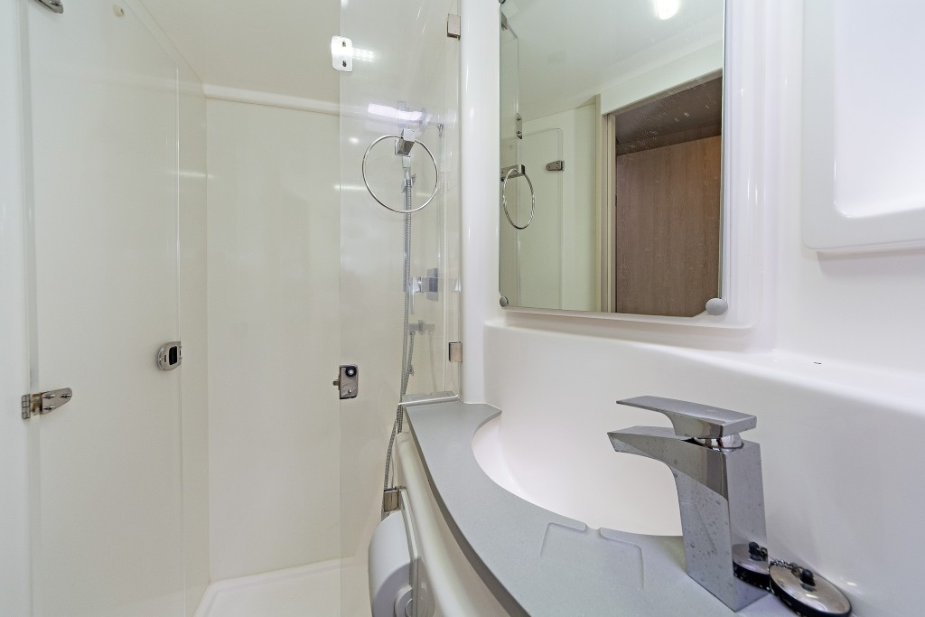 Yacht ROBERTSON AND CAINE - Leopard 48 "Satisfaction"