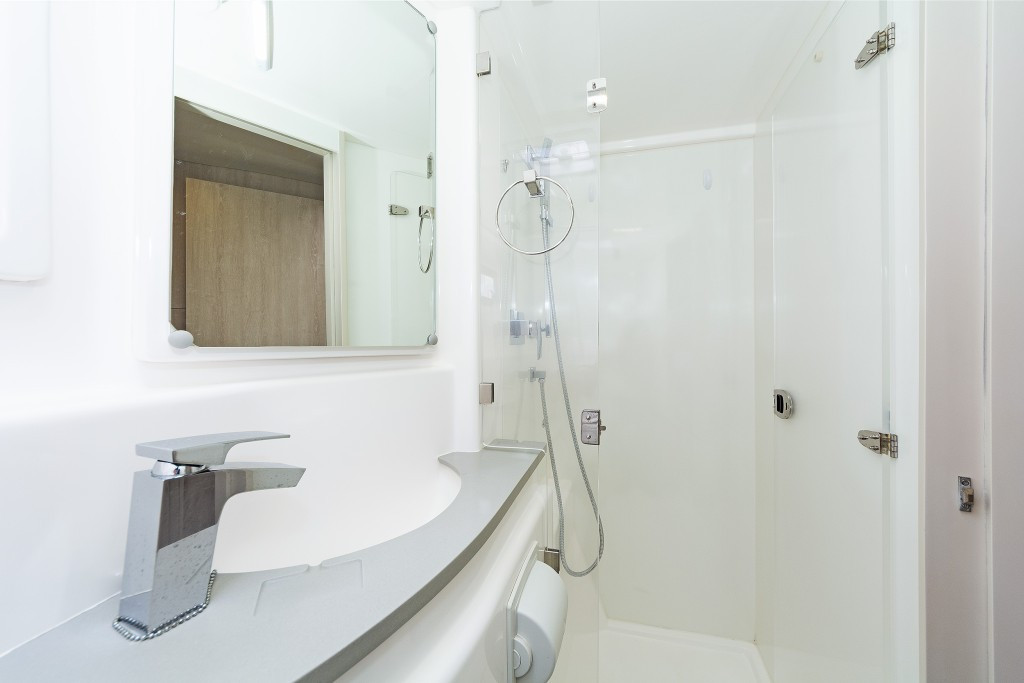 Yacht ROBERTSON AND CAINE - Leopard 48 "Satisfaction"