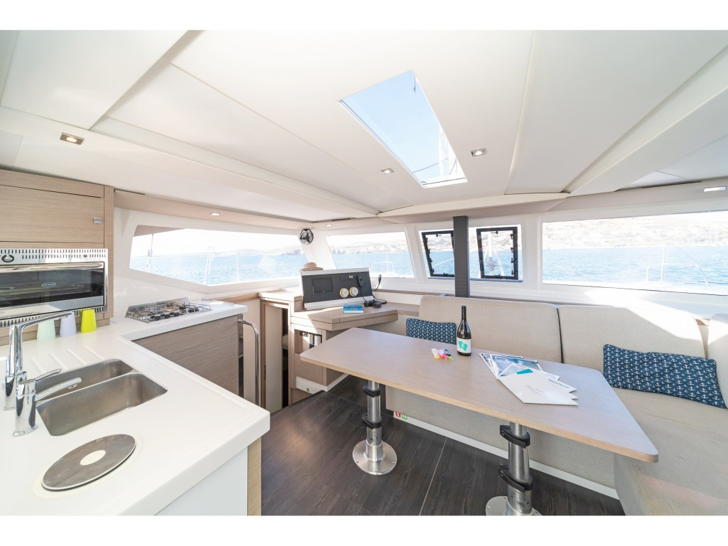 Yacht FOUNTAINE PAJOT - Lucia 40 "E.S. II"