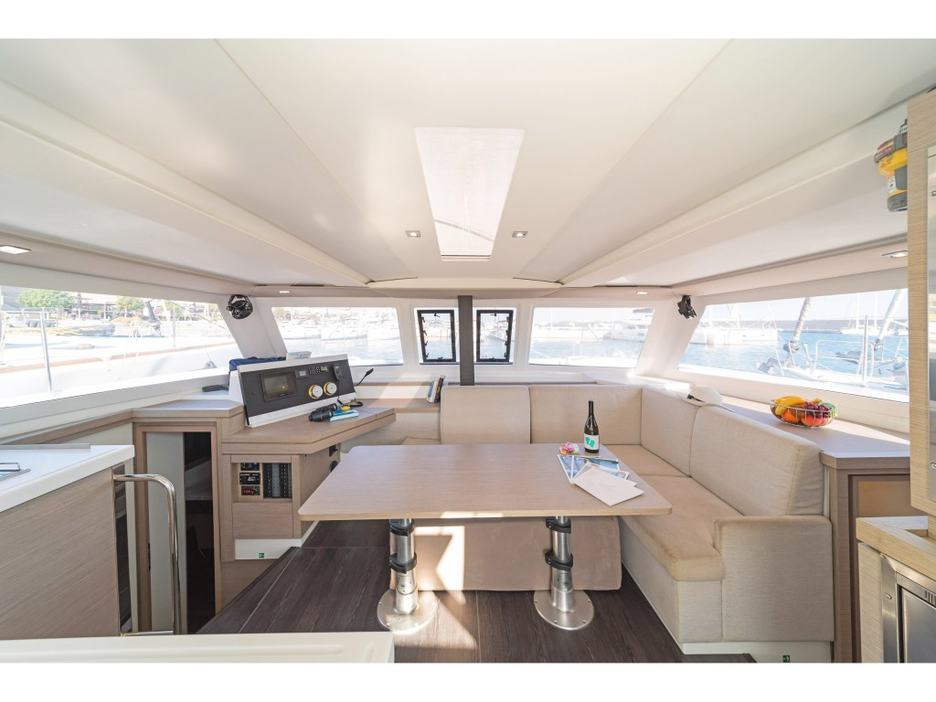 Yacht FOUNTAINE PAJOT - Lucia 40 "Fortuna"