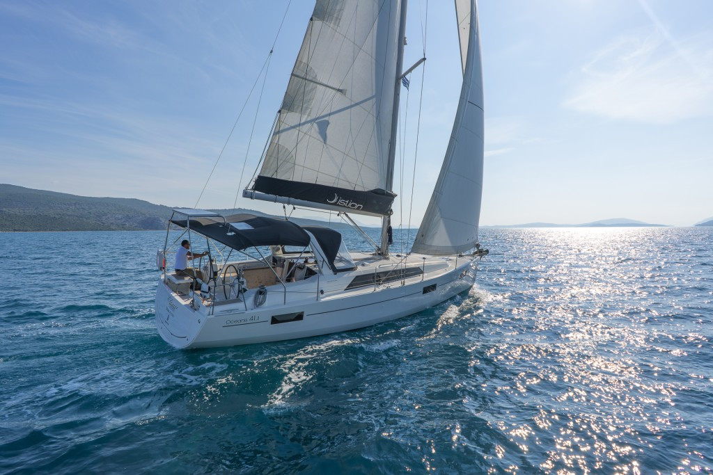 Yacht BENETEAU - Oceanis 41.1 "Elena"