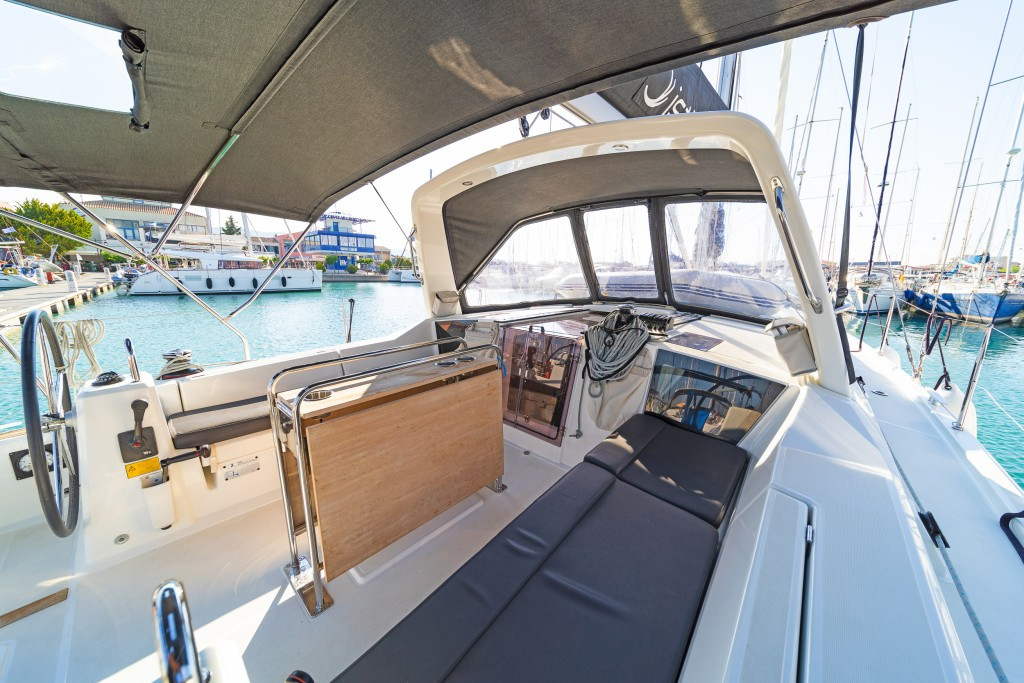 Yacht BENETEAU - Oceanis 41.1 "Elena"