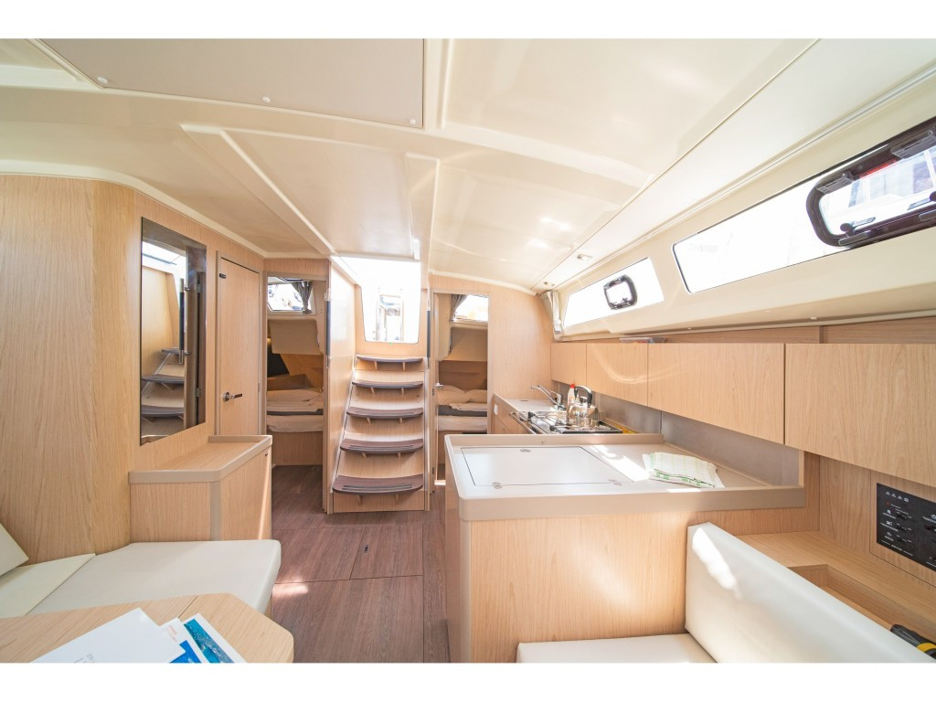 Yacht BENETEAU - Oceanis 41.1 "Lux"