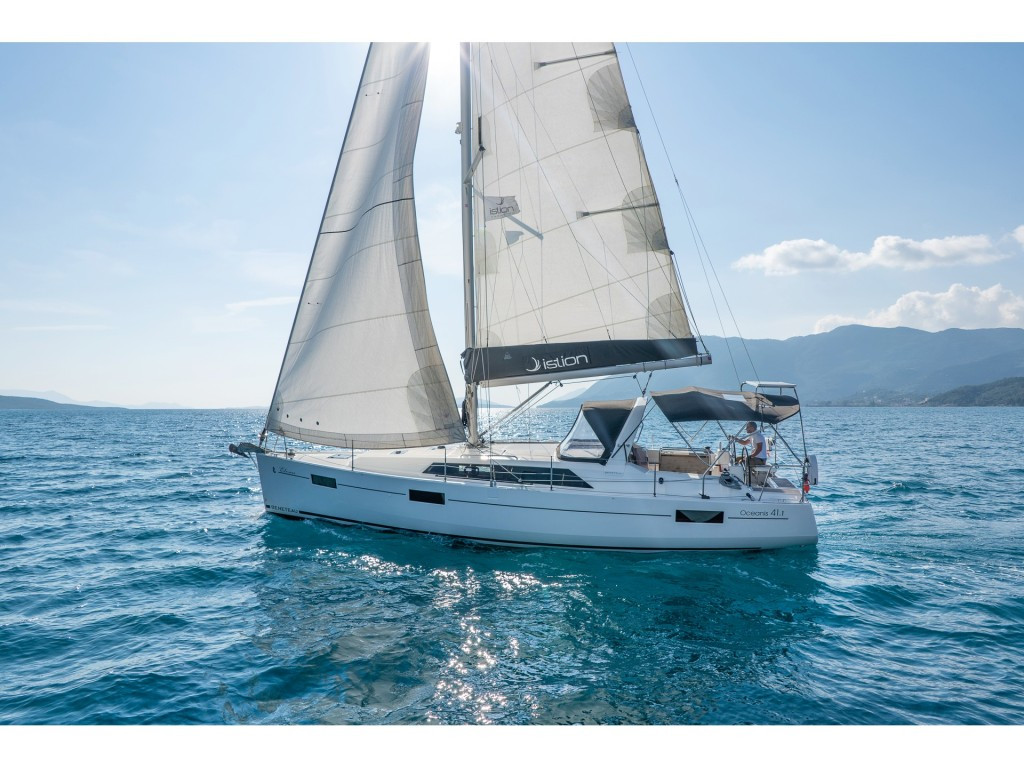 Yacht BENETEAU - Oceanis 41.1 "Lux"