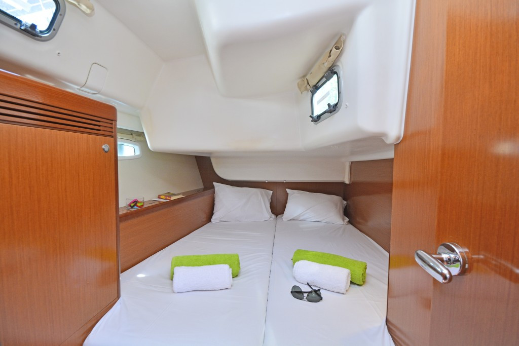 Yacht BENETEAU - Oceanis 43 "Konstantinos"