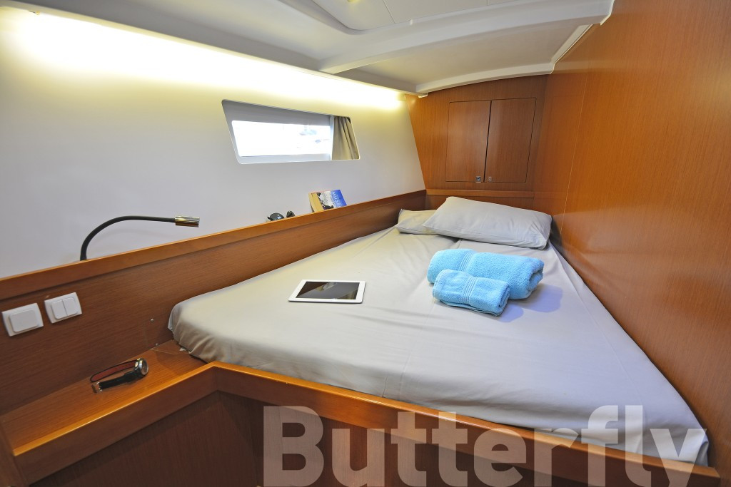 Yacht BENETEAU - Oceanis 45 "Butterfly"