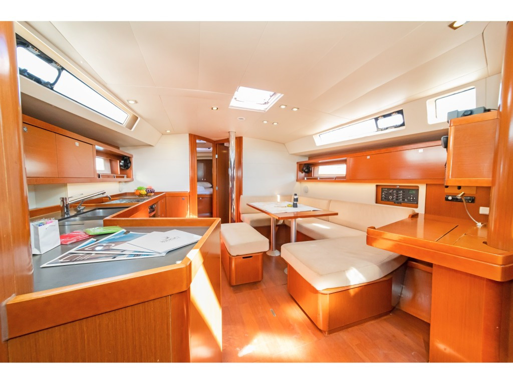 Yacht BENETEAU - Oceanis 45 "Quantum"