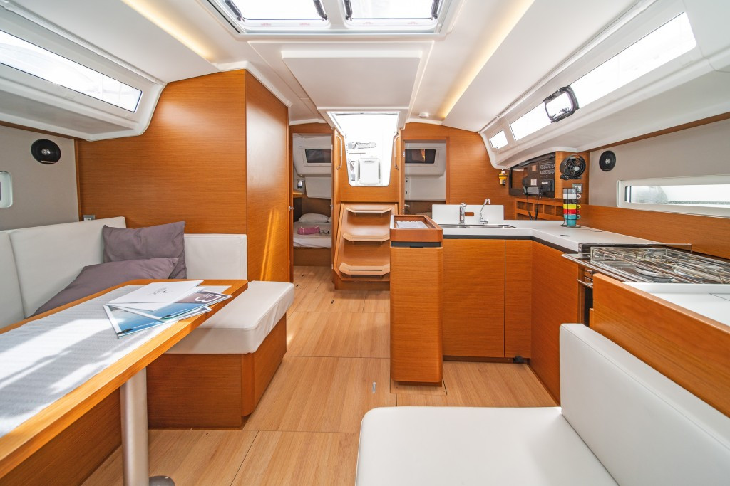Yacht JEANNEAU - Sun Odyssey 410 "Pnoe"