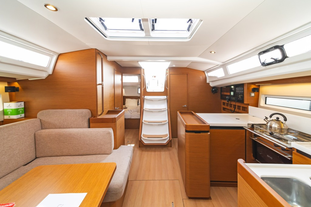 Yacht JEANNEAU - Sun Odyssey 440 "Lefkippi"