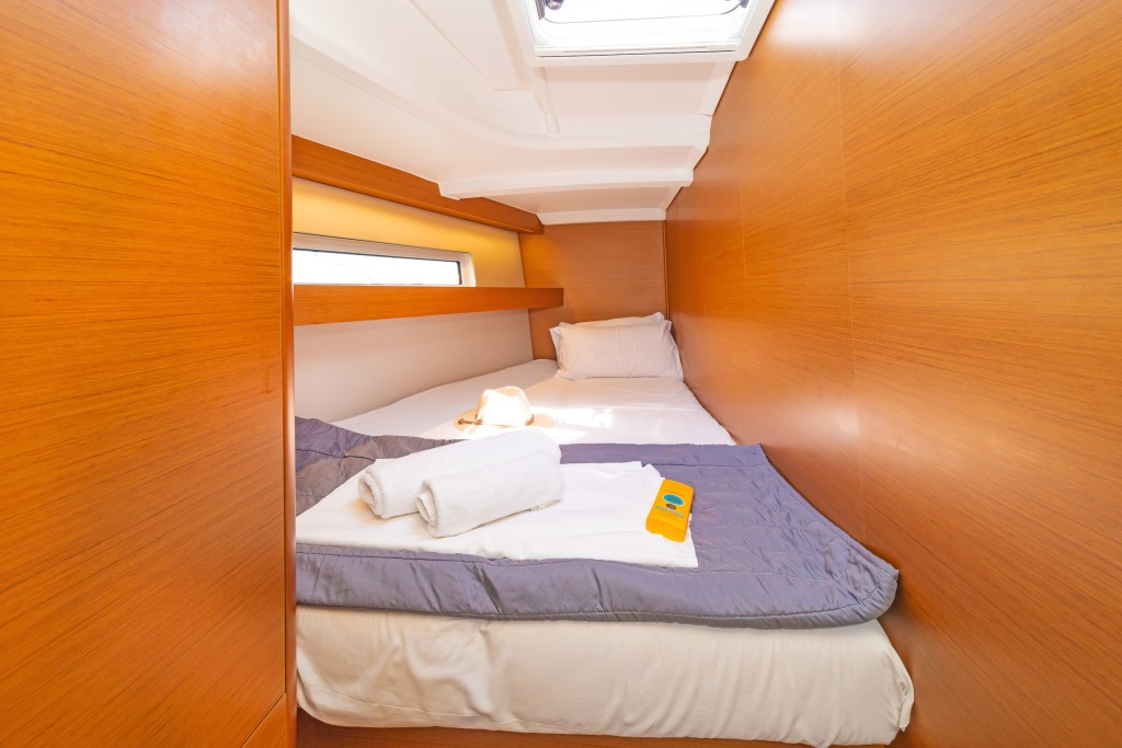 Yacht JEANNEAU - Sun Odyssey 440 "Mike Charlie"