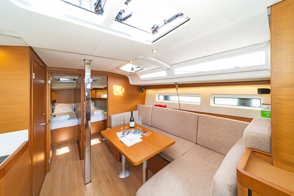 Yacht JEANNEAU - Sun Odyssey 440 "Esperos"