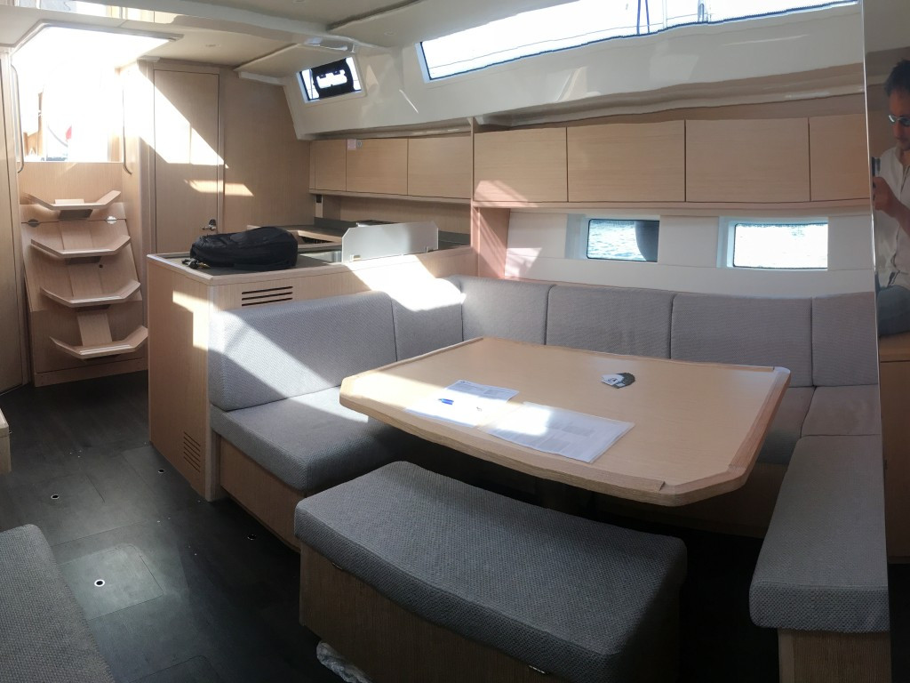 Yacht BAVARIA - C45 "Red Horizon"