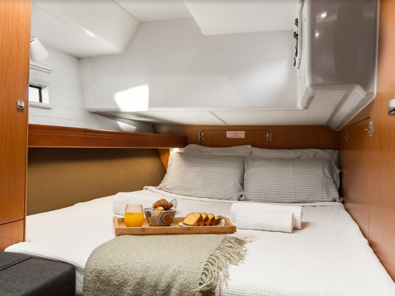 Yacht BAVARIA - Cruiser 46 "Queen Dina"