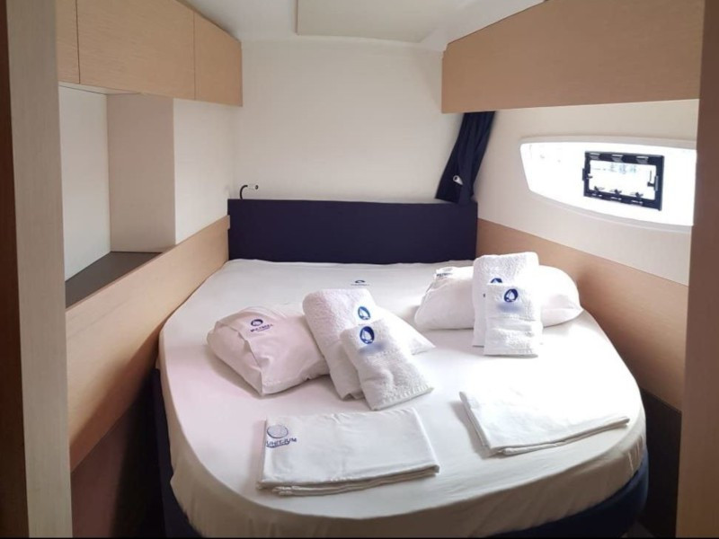 Yacht FOUNTAINE PAJOT - Astrea 42 "Wild Baleine"