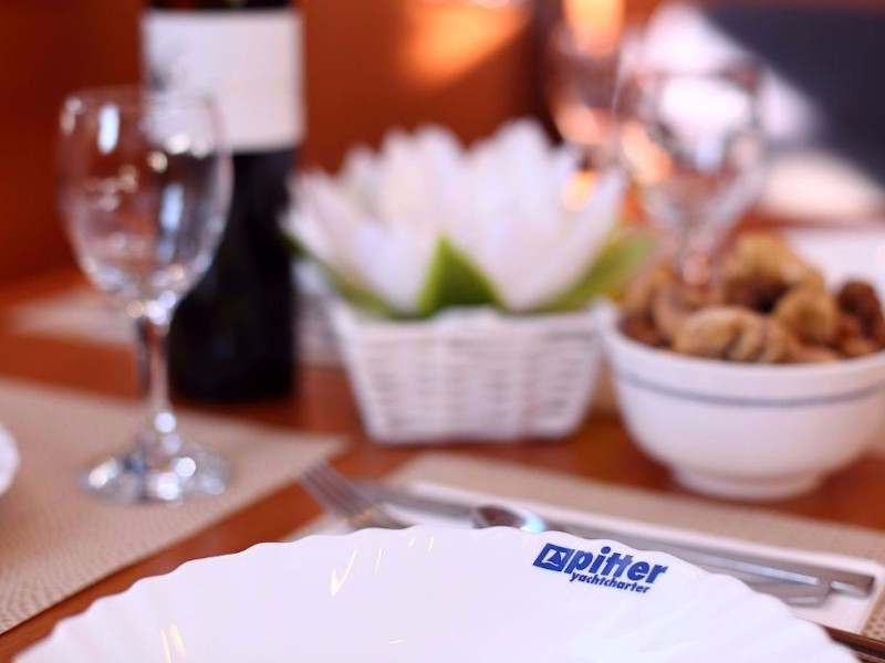 Yacht BAVARIA - Cruiser 41 "Calamari"