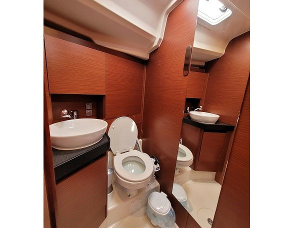 Yacht HANSE - 418 "heNa"