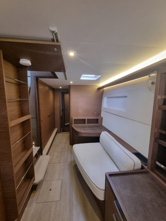 Yacht LAGOON - 46 "Free Bird II"