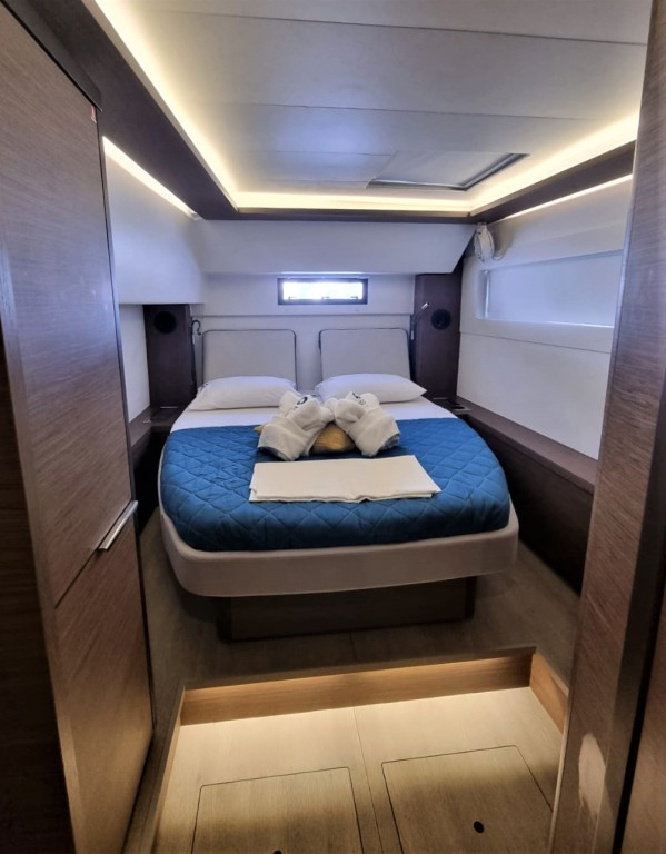 Yacht LAGOON - 46 "Free Bird II"