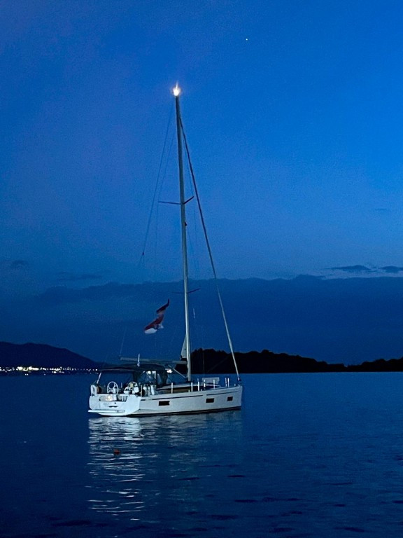 Yacht BAVARIA - C42 "Amalia"