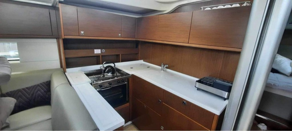 Yacht BAVARIA - C57 Style "Pinot Blanc"