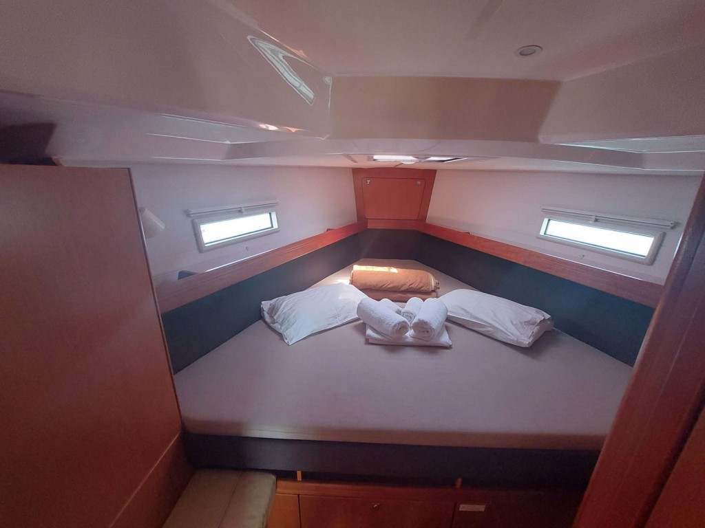 Yacht BAVARIA - Cruiser 41 "Nafsika"