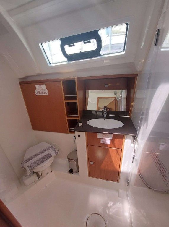 Yacht BAVARIA - Cruiser 41 "Nafsika"