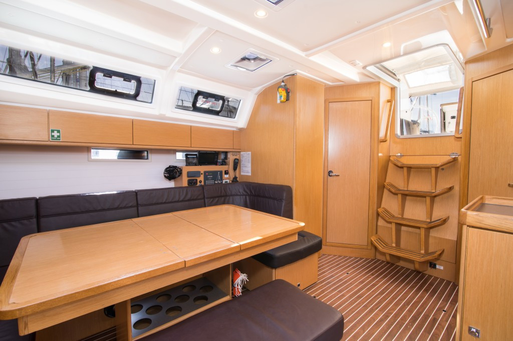 Yacht BAVARIA - Cruiser 46 "Electra"