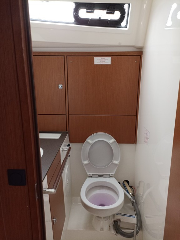 Yacht BAVARIA - Cruiser 46 ""