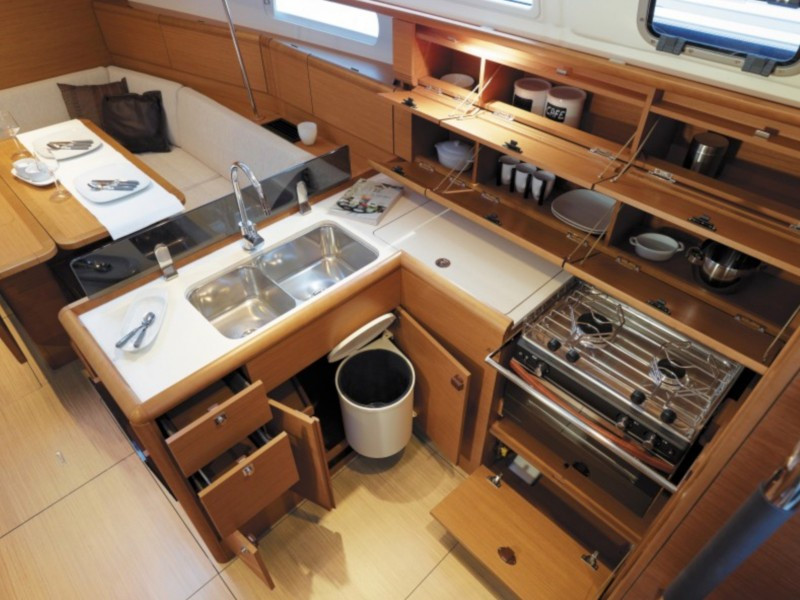 Yacht JEANNEAU - Sun Odyssey 389 "Verona"