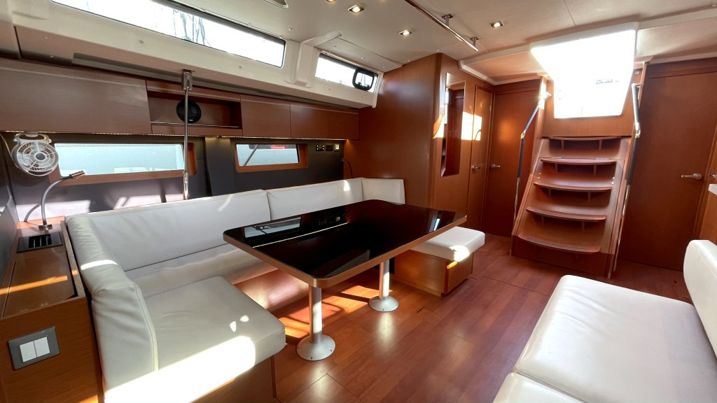 Yacht BENETEAU - Oceanis 51.1 "Black Swan"