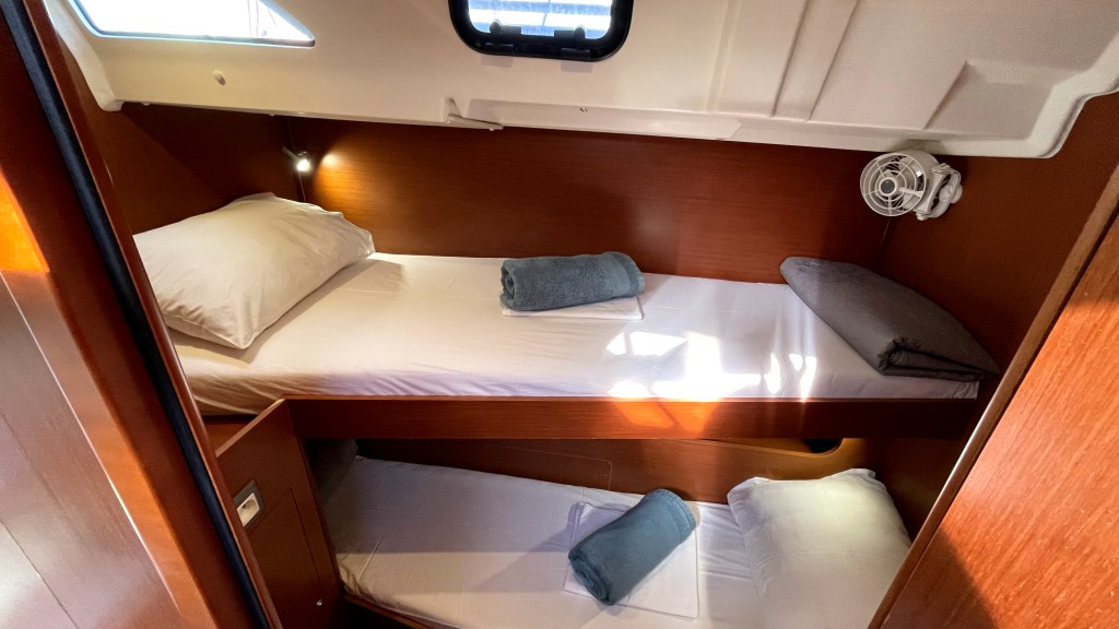 Yacht BENETEAU - Oceanis 51.1 "Black Swan"