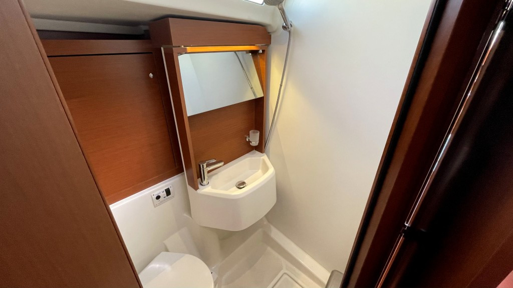 Yacht BENETEAU - Oceanis 51.1 "Black Swan"