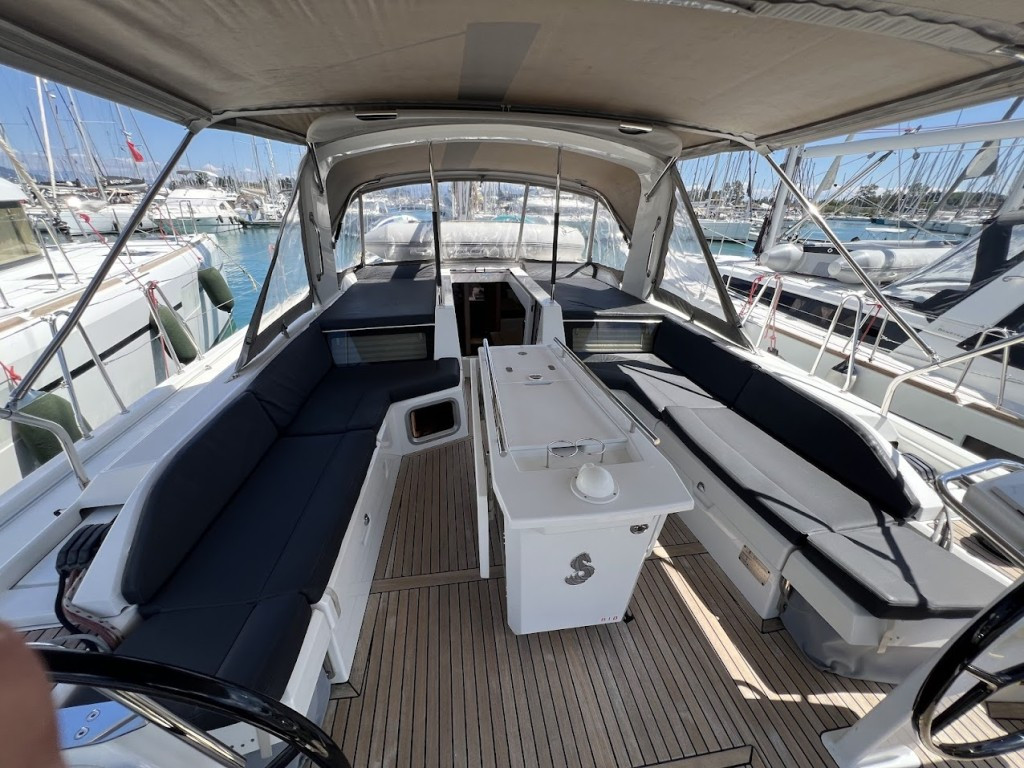 Yacht BENETEAU - Oceanis 51.1 "Shine"