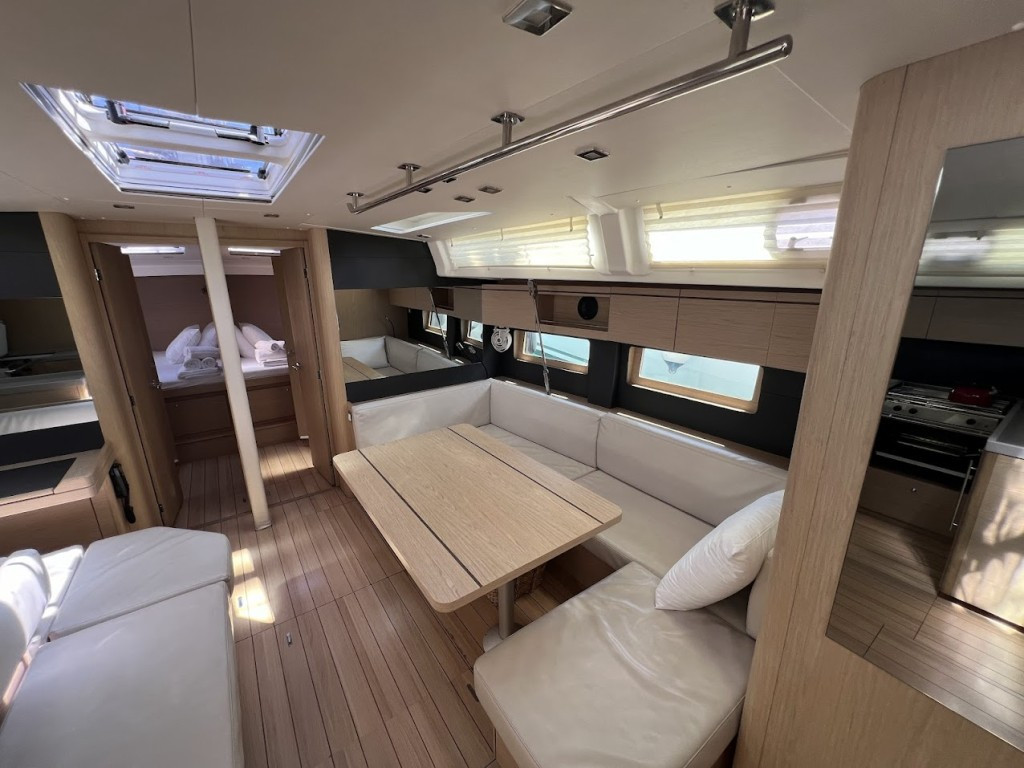 Yacht BENETEAU - Oceanis 51.1 "Shine"