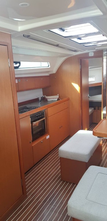 Yacht BAVARIA - Cruiser 41 "Alkyoni"