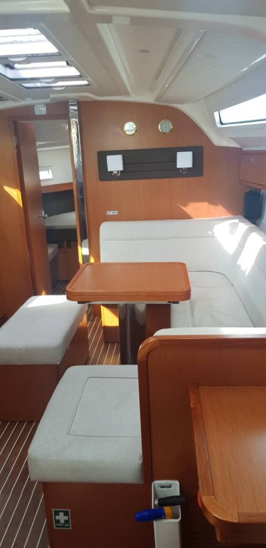 Yacht BAVARIA - Cruiser 41 "Alkyoni"