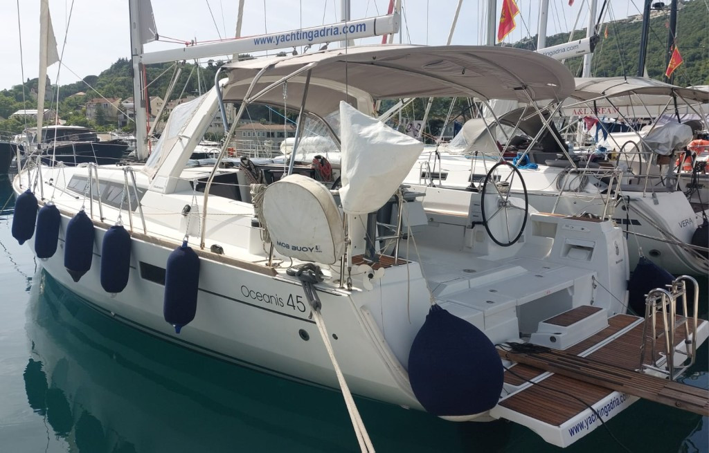 Yacht BENETEAU - Oceanis 45 "Stella"