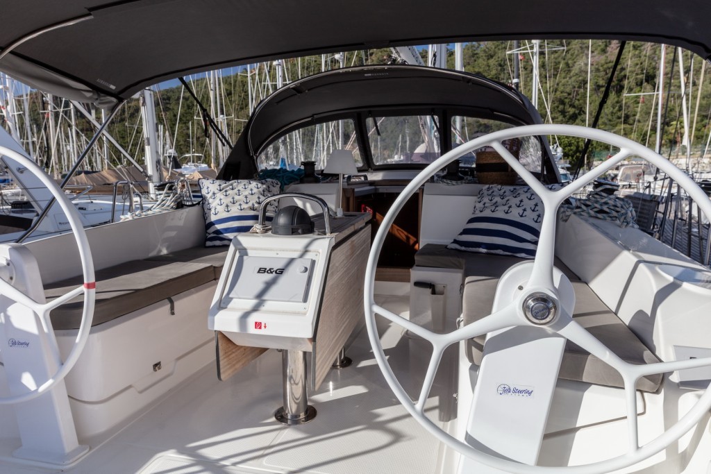 Yacht BAVARIA - Cruiser 46 "Trinity"