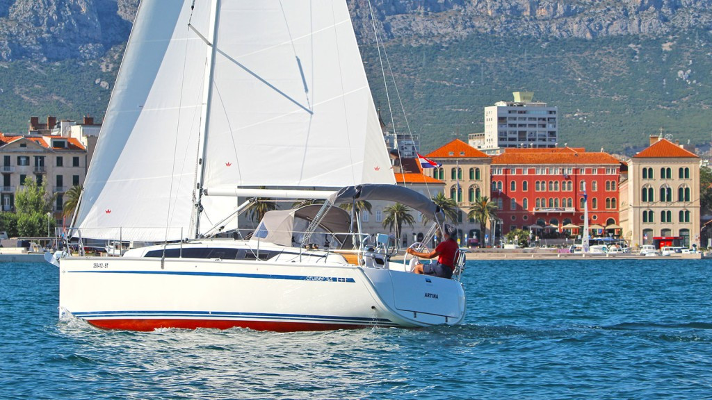 Yacht BAVARIA - Cruiser 34 "Artina"