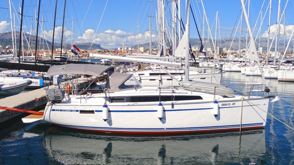 Yacht BAVARIA - Cruiser 34 "Artina"