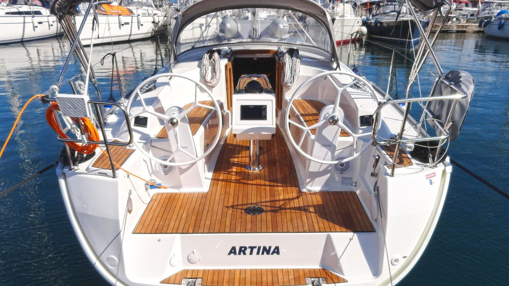 Yacht BAVARIA - Cruiser 34 "Artina"