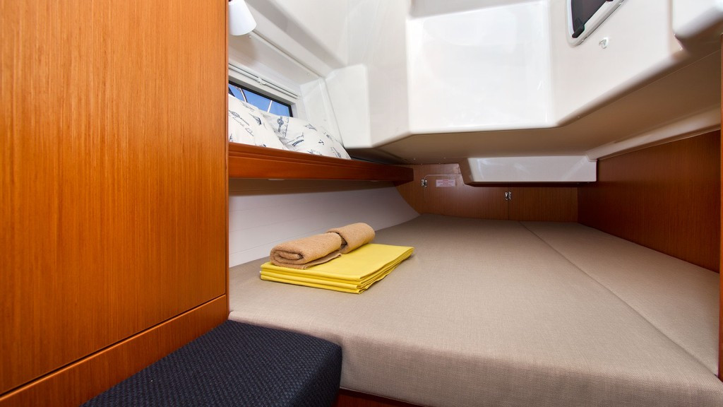 Yacht BAVARIA - Cruiser 34 "Artina"