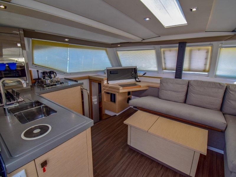 Yacht FOUNTAINE PAJOT - Lucia 40 "Amber"