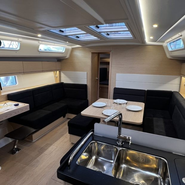 Yacht HANSE - 458 "Hydra"