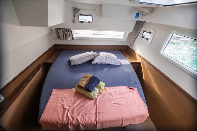 Yacht LAGOON - 42 "Pyrat"