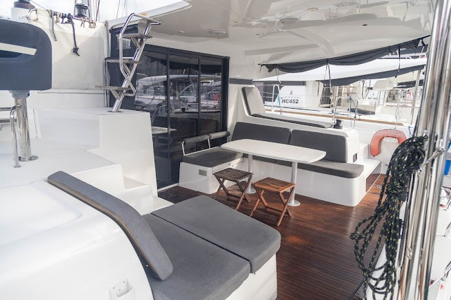 Yacht LAGOON - 42 "Ziromon"